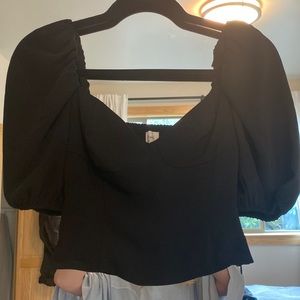 Wilfred xs black top with puff sleeves, side zip and scrunch back